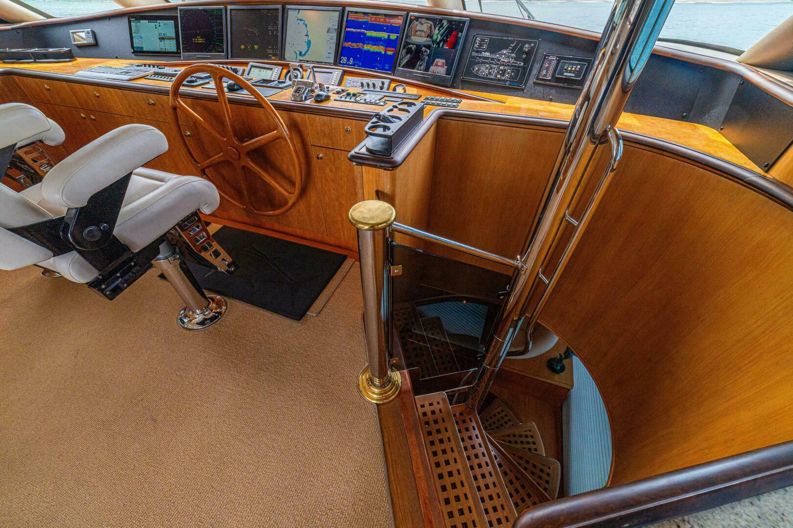 PRIMETIME 98ft Queenship Yacht For Sale