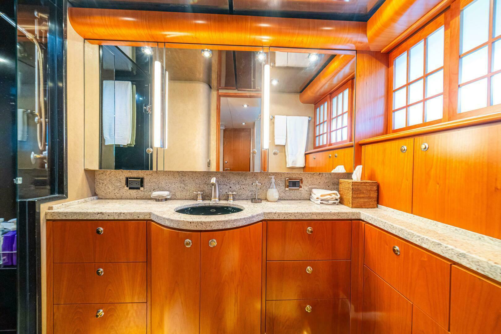 PRIMETIME 98ft Queenship Yacht For Sale