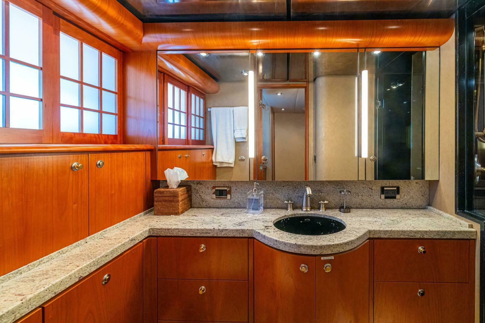 PRIMETIME 98ft Queenship Yacht For Sale