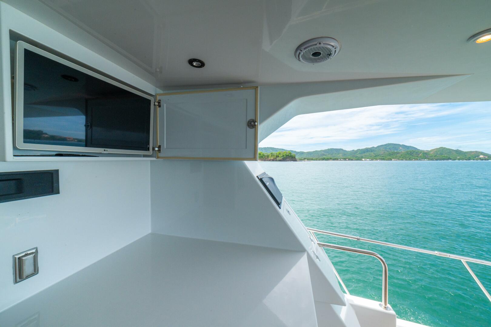 PRIMETIME 98ft Queenship Yacht For Sale