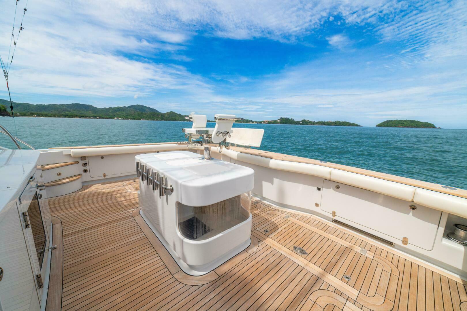 PRIMETIME 98ft Queenship Yacht For Sale