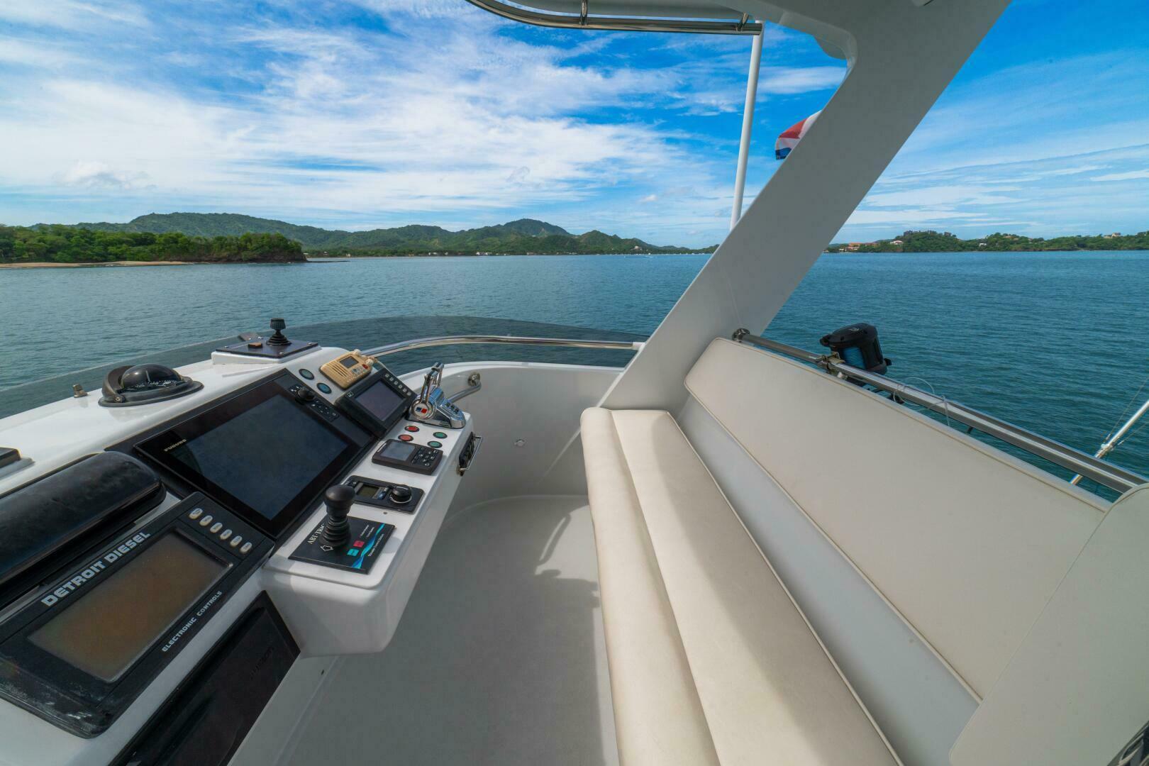 PRIMETIME 98ft Queenship Yacht For Sale