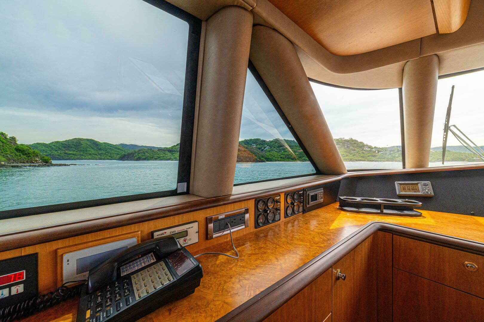 PRIMETIME 98ft Queenship Yacht For Sale