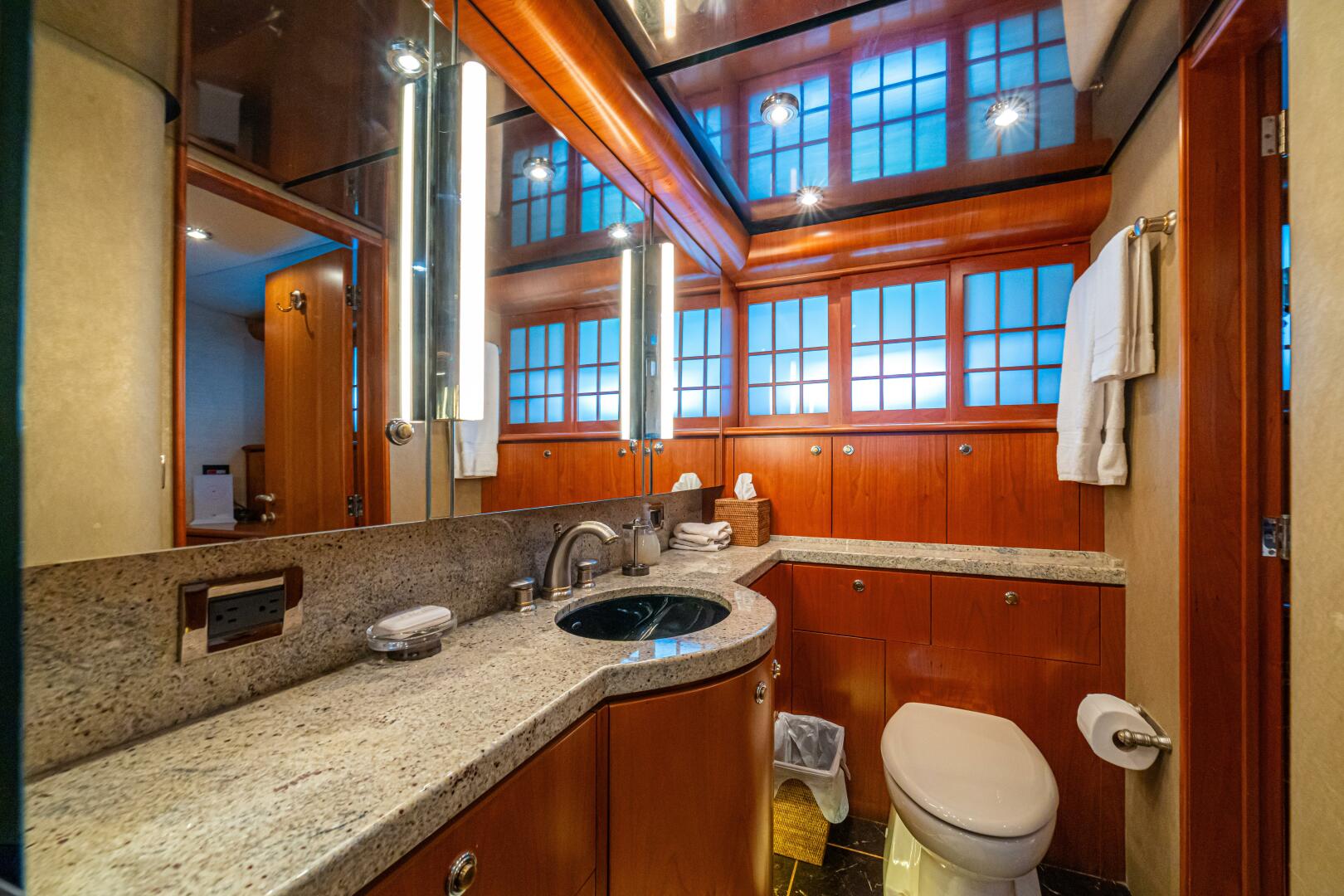 PRIMETIME 98ft Queenship Yacht For Sale