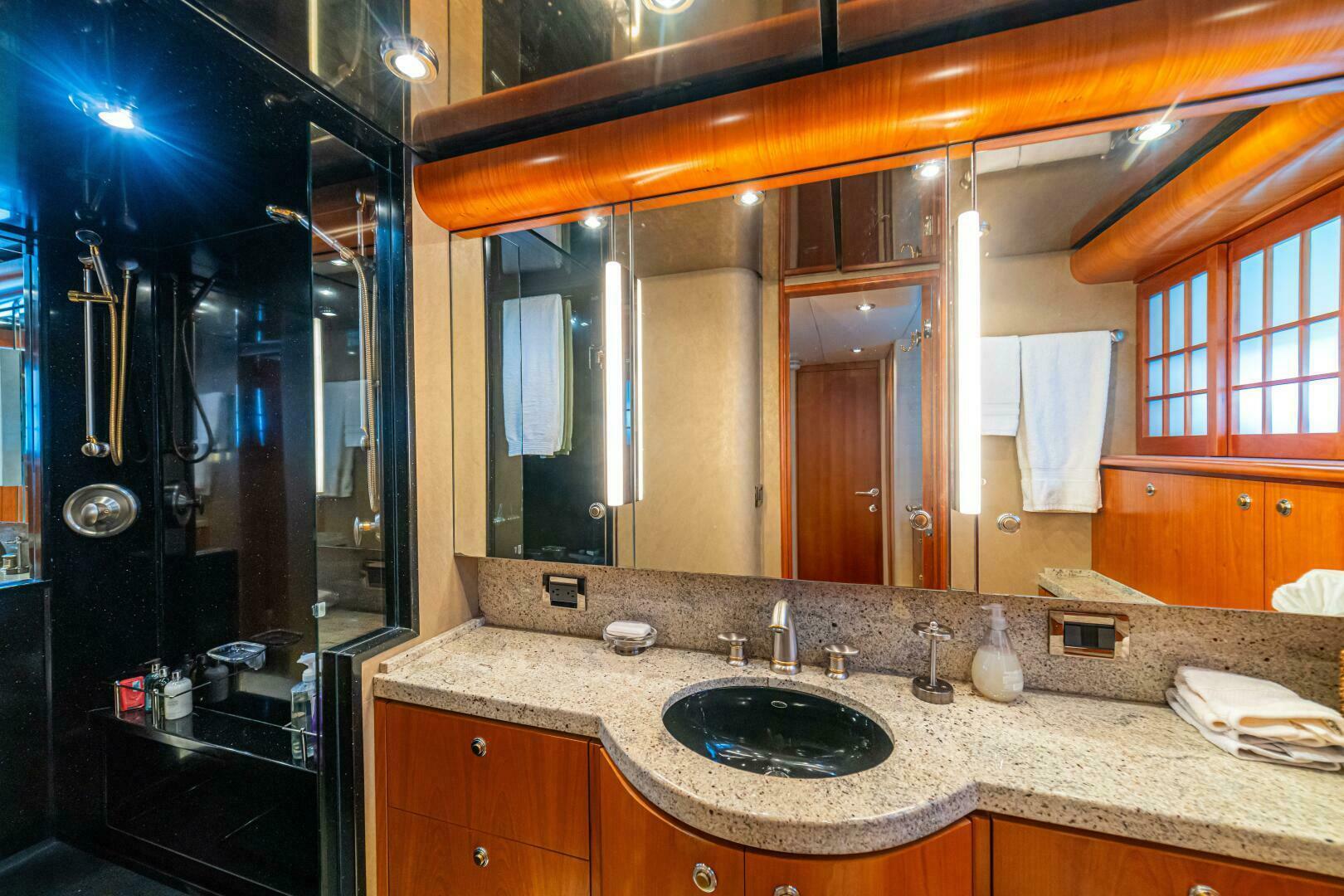 PRIMETIME 98ft Queenship Yacht For Sale