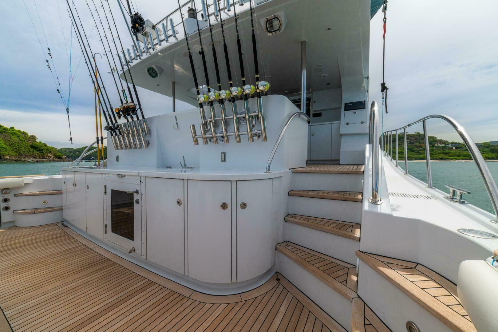 PRIMETIME 98ft Queenship Yacht For Sale