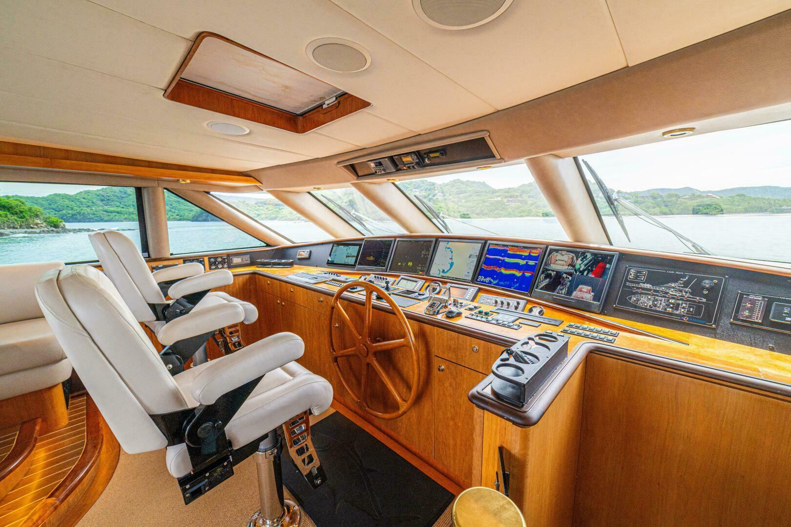 PRIMETIME 98ft Queenship Yacht For Sale