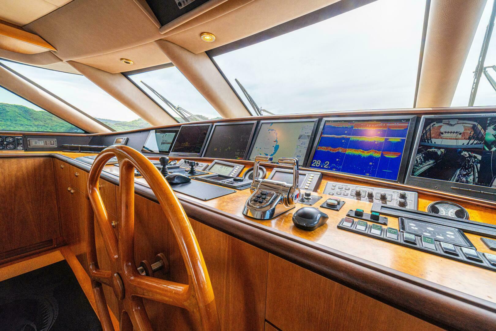 PRIMETIME 98ft Queenship Yacht For Sale