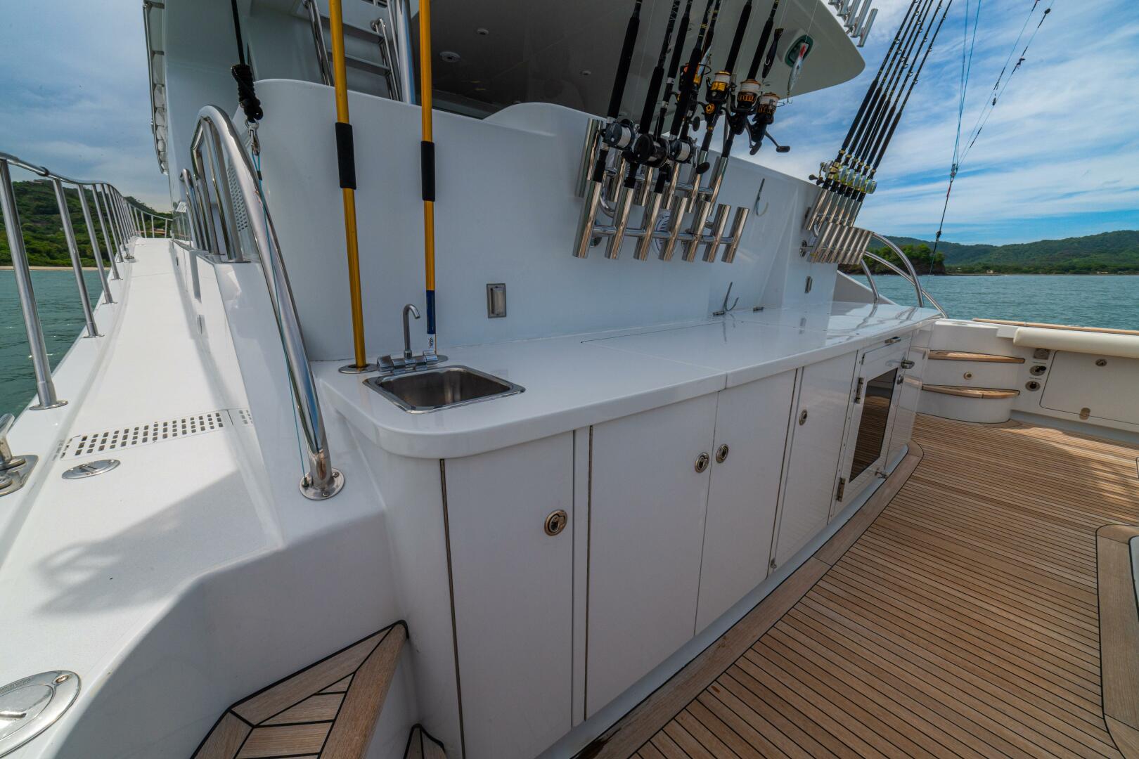 PRIMETIME 98ft Queenship Yacht For Sale