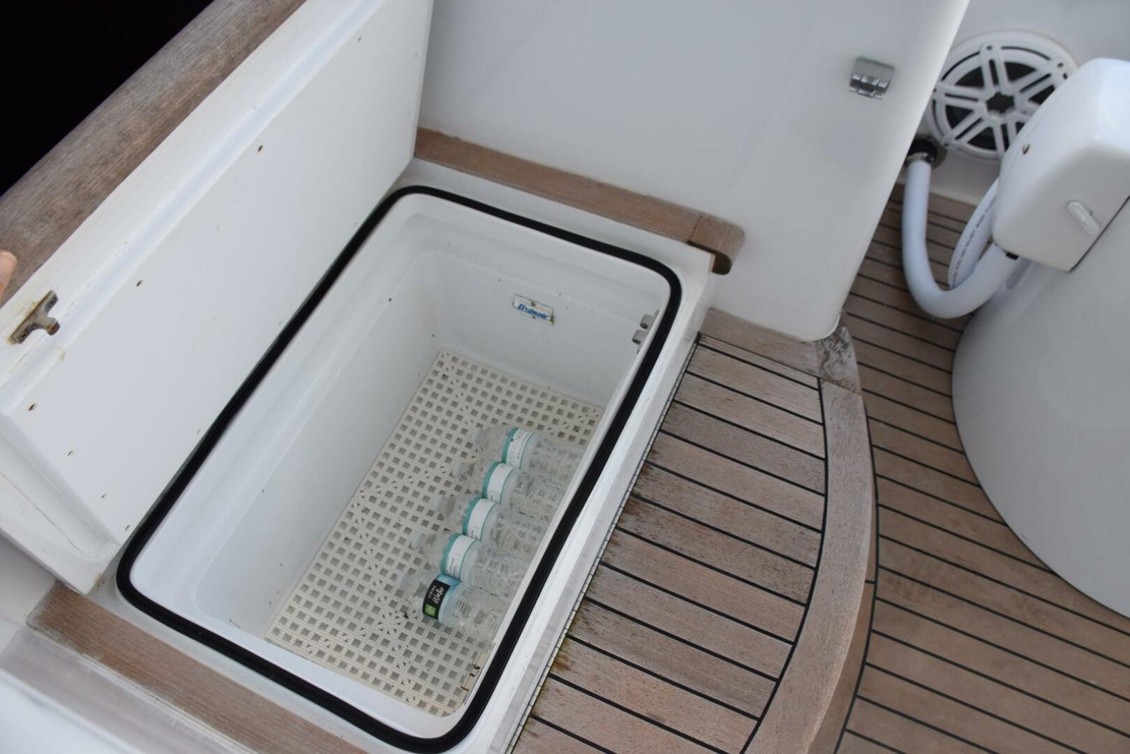 Under Cockpit Step Refrigerated Drink Box 