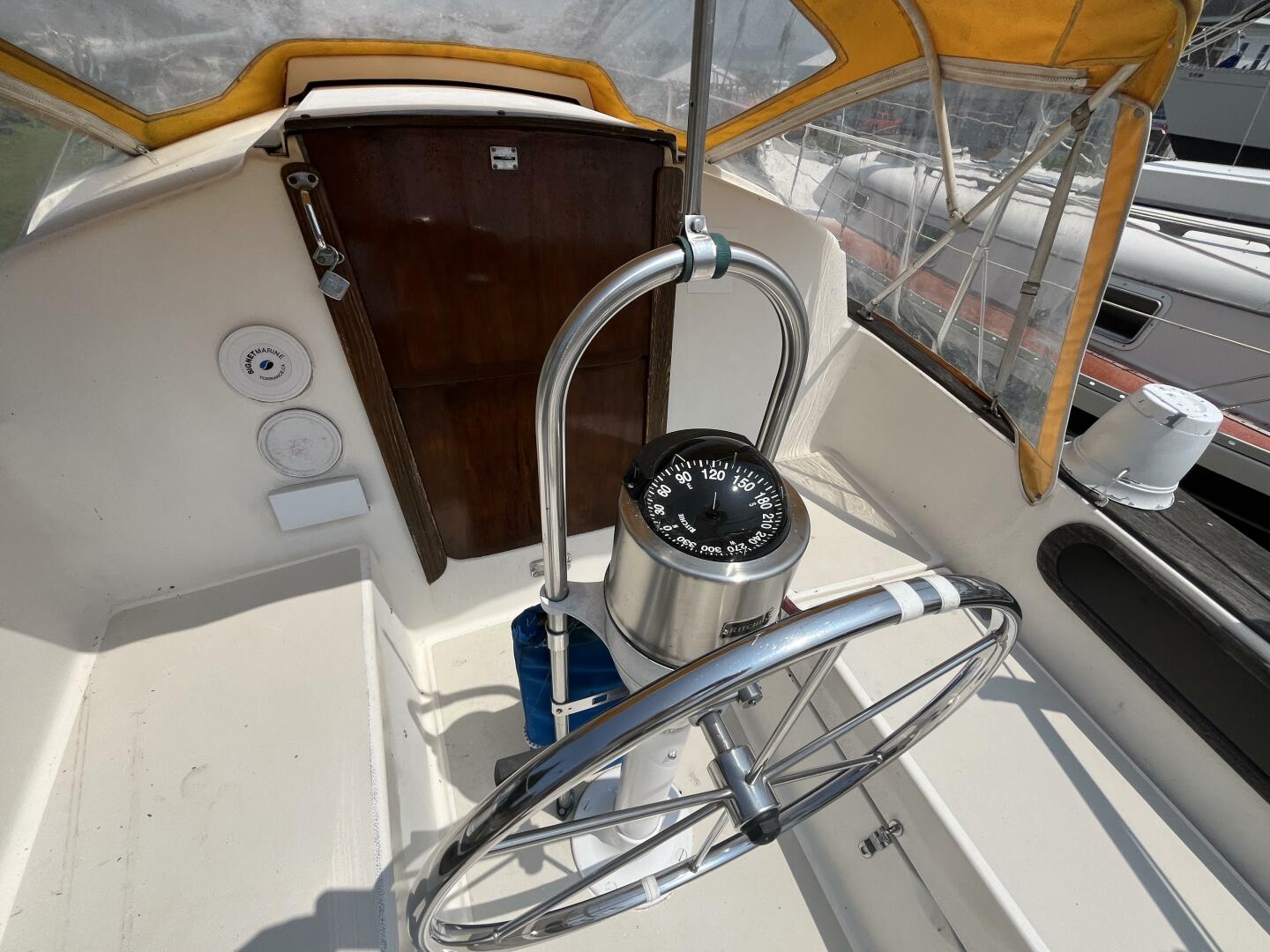 30ft Pearson Yacht For Sale