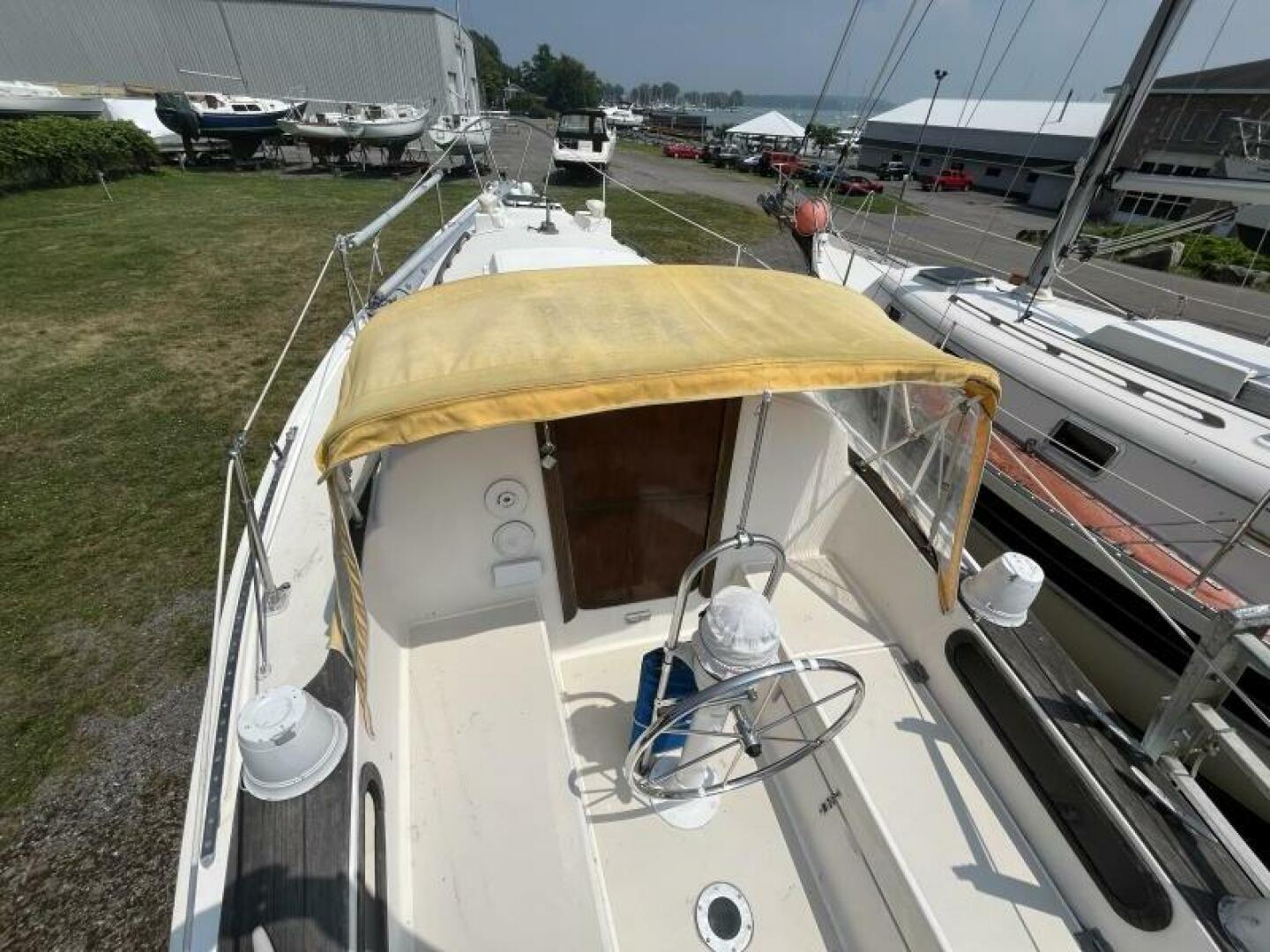 30ft Pearson Yacht For Sale