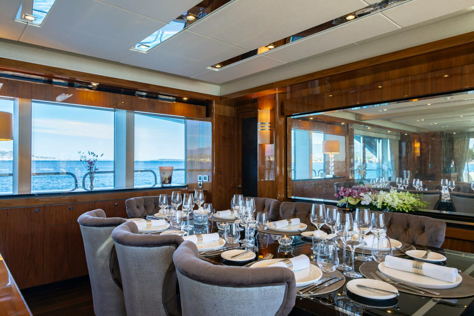 LADY VOLANTIS 115ft Sunseeker Yacht For Sale