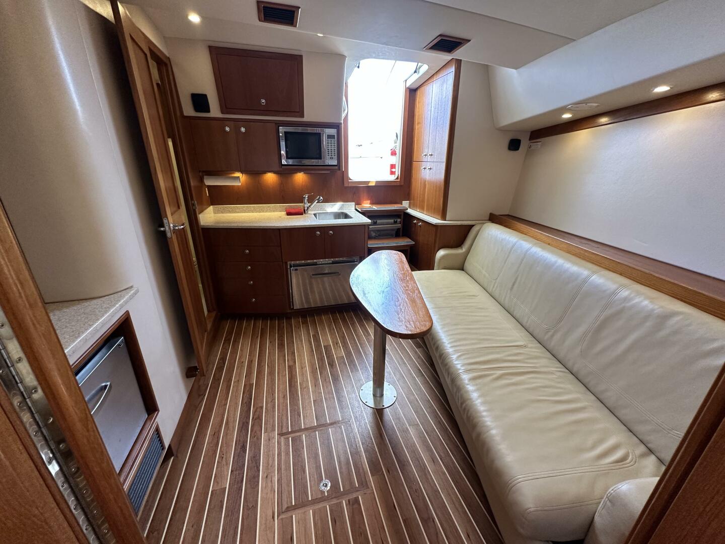 2007 Albemarle 360 Express - SQUID INC.