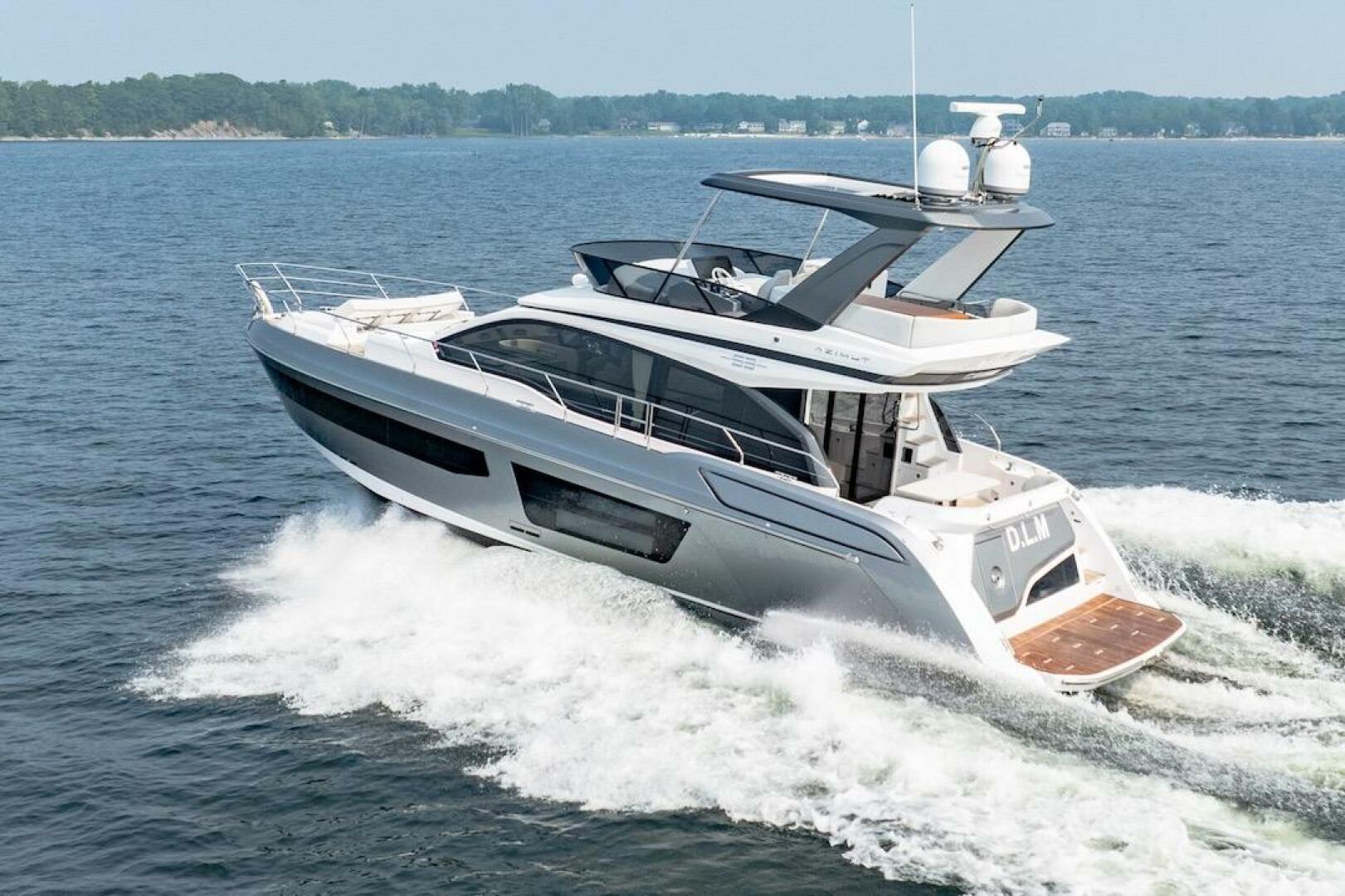 2023 Azimut Fly 53 yacht cruising on open water, showcasing 