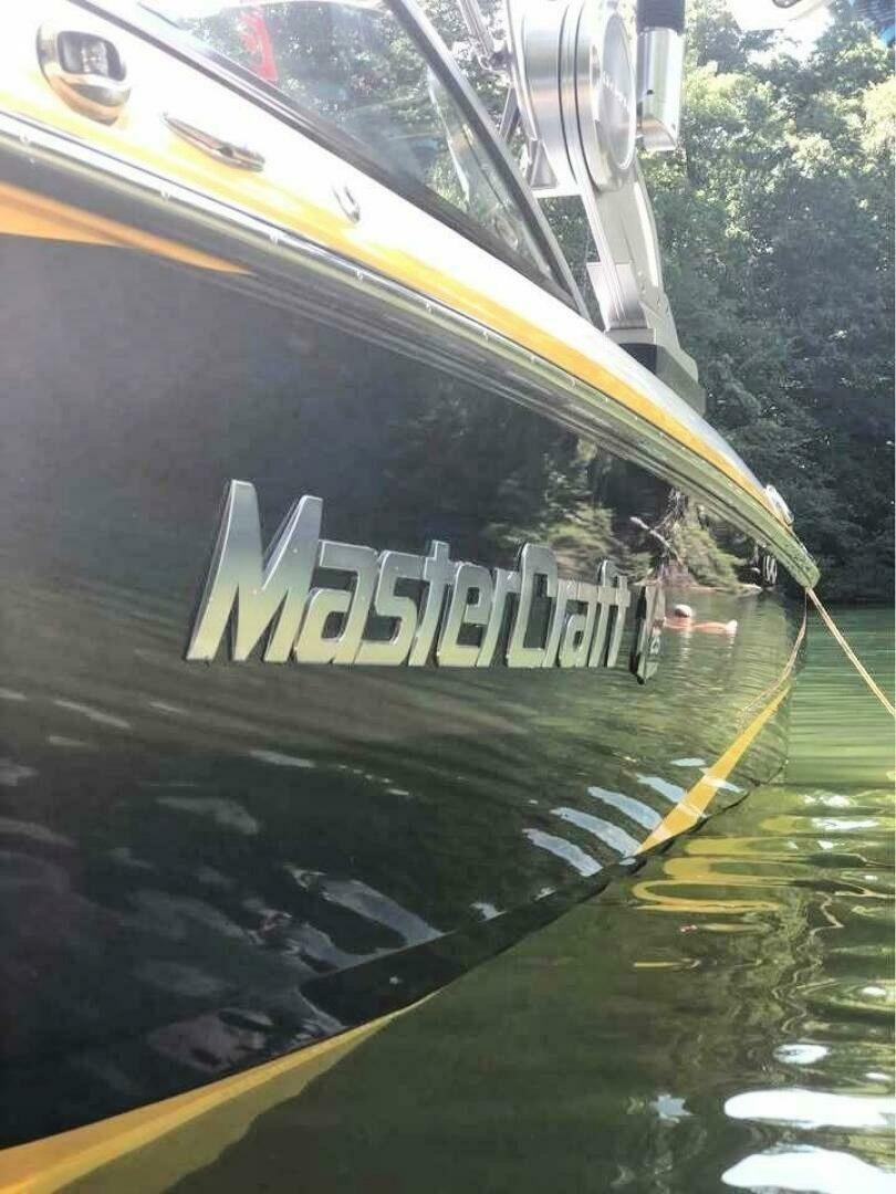 22ft Mastercraft Yacht For Sale