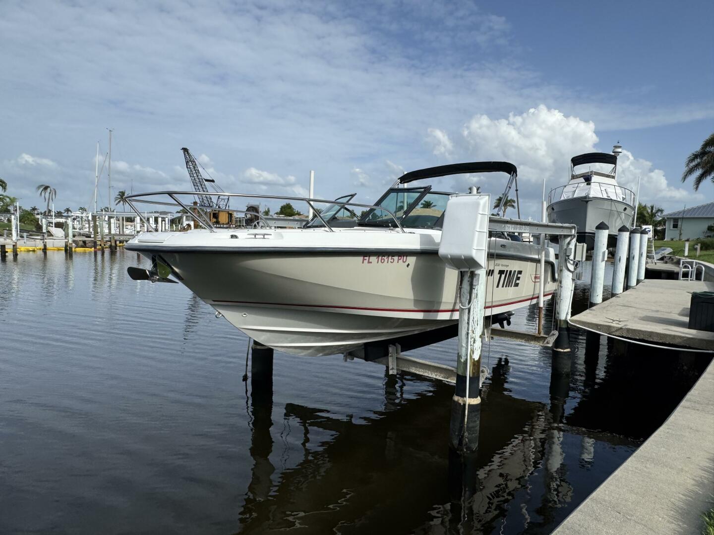 R Time 23ft Boston Whaler Yacht For Sale
