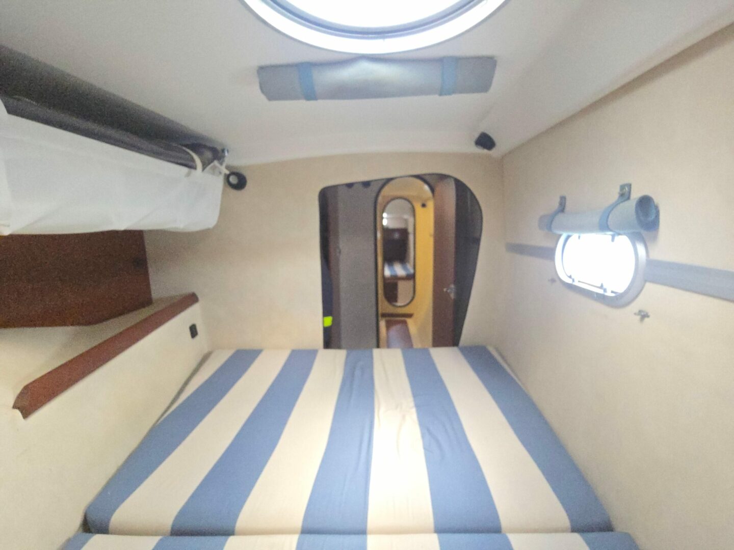 2005-fountaine-pajot-lavezzi-maestro-sail-9826340-2025060407