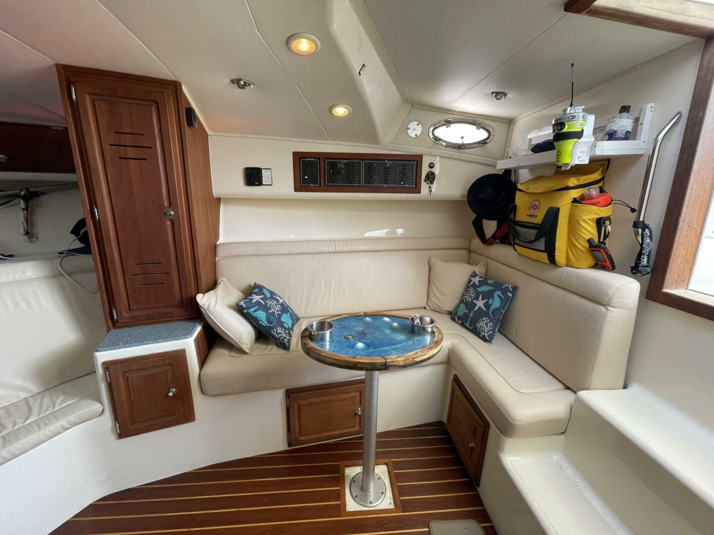 35ft Carolina Classic Yacht For Sale