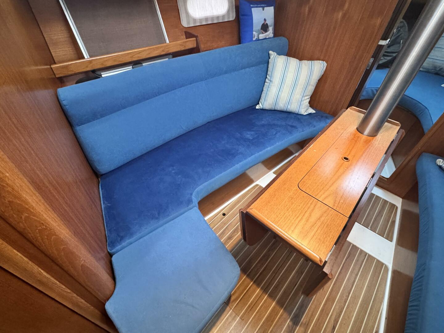 32ft Jeanneau Yacht For Sale