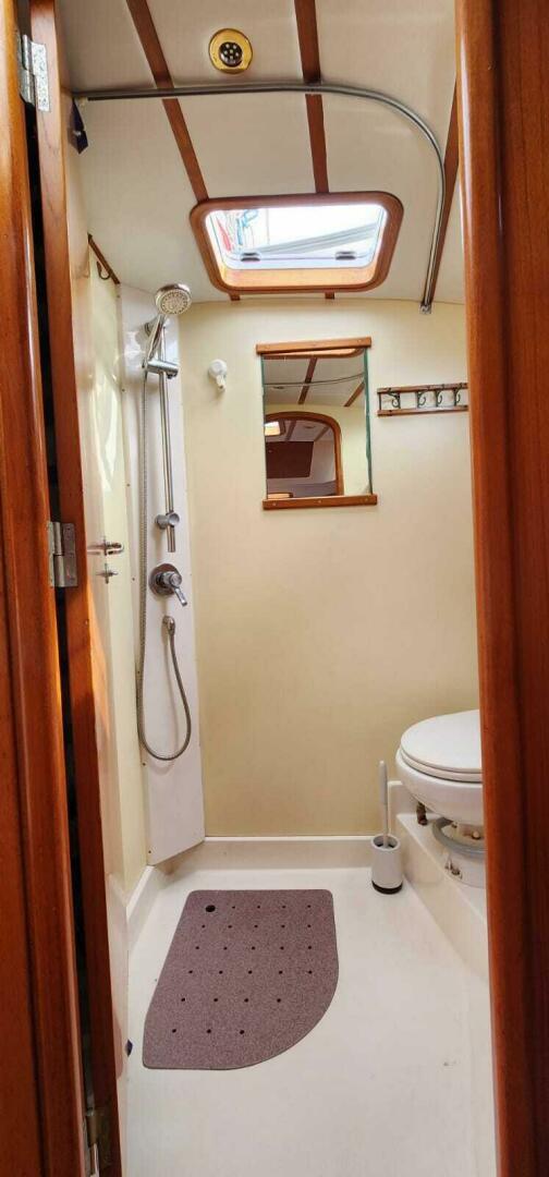Dawdle 44ft Fantasi Yacht For Sale