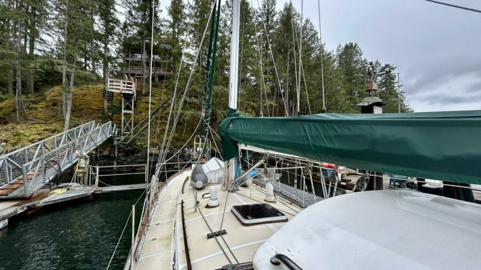 43ft Custom Yacht For Sale