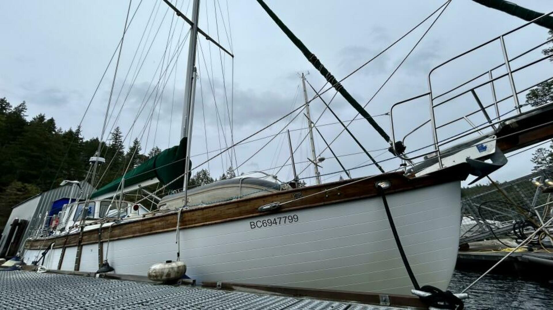 43ft Custom Yacht For Sale