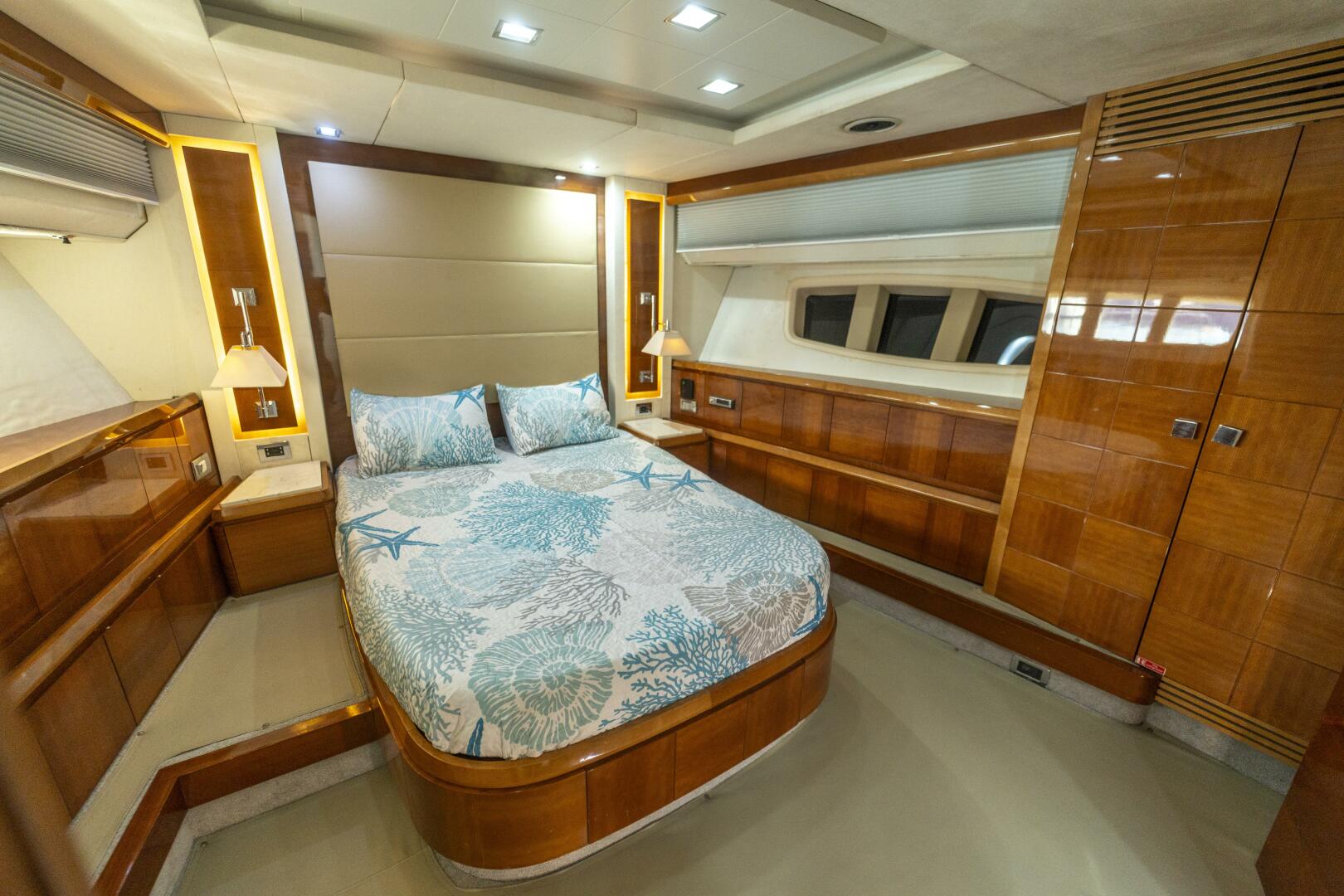 Thinks It s His Too 75ft Azimut Yacht For Sale