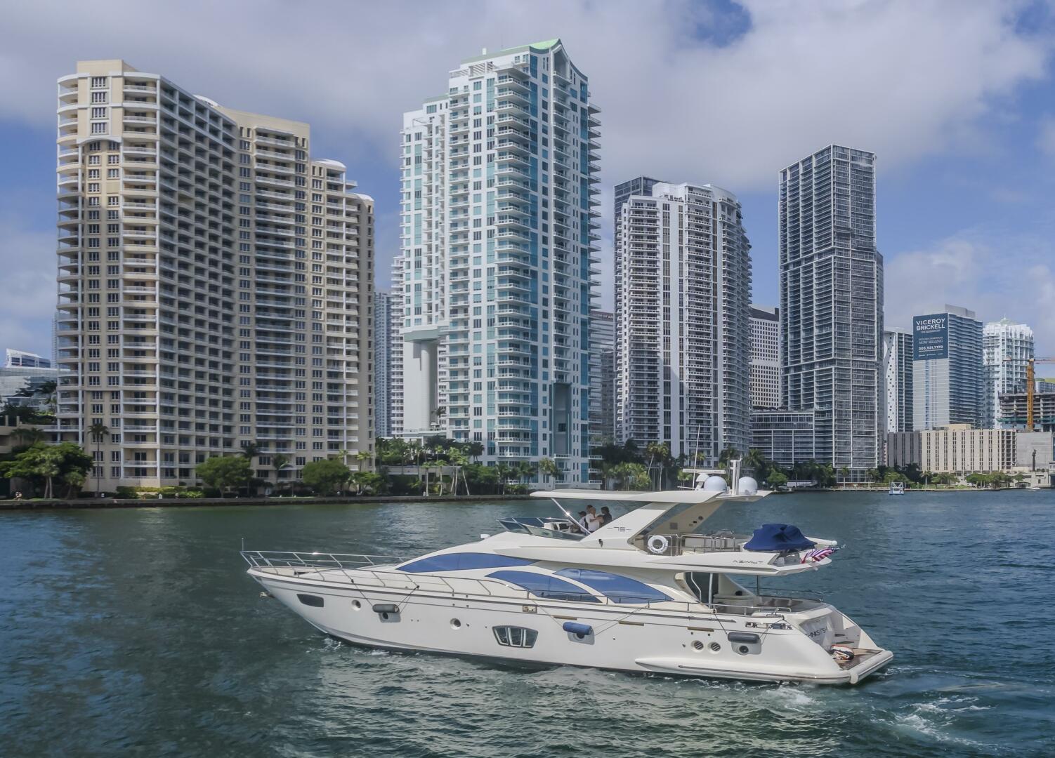 Thinks It s His Too 75ft Azimut Yacht For Sale