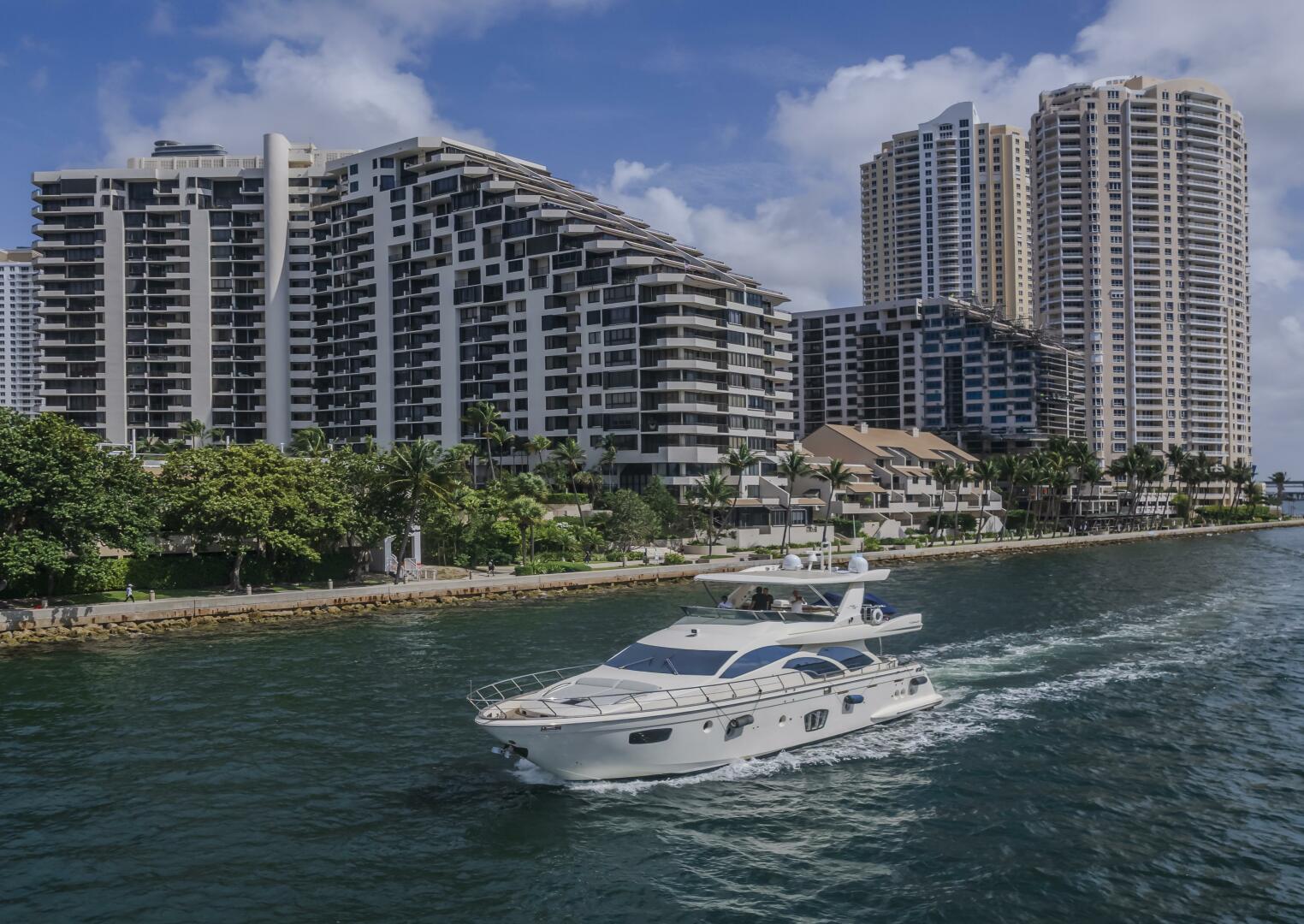 Thinks It s His Too 75ft Azimut Yacht For Sale