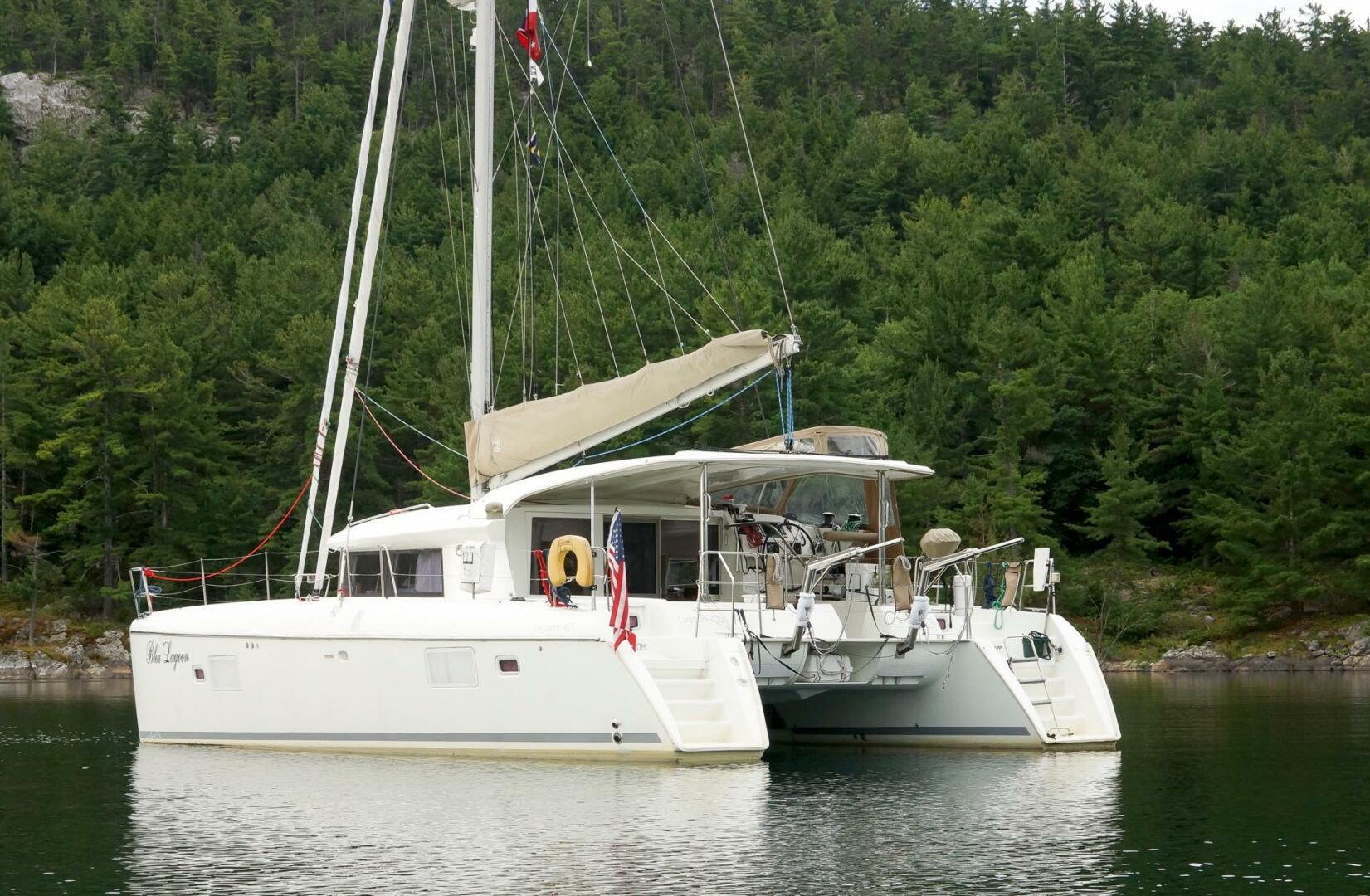 42ft Lagoon Yacht For Sale