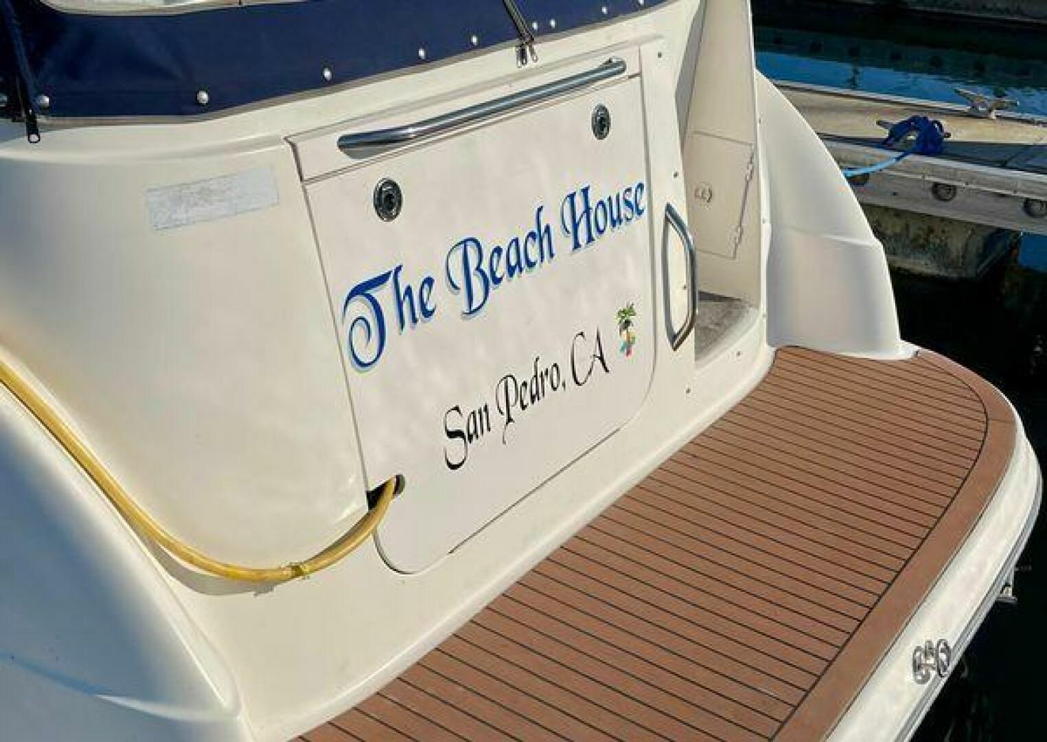 The Beach House 26ft Bayliner Yacht For Sale