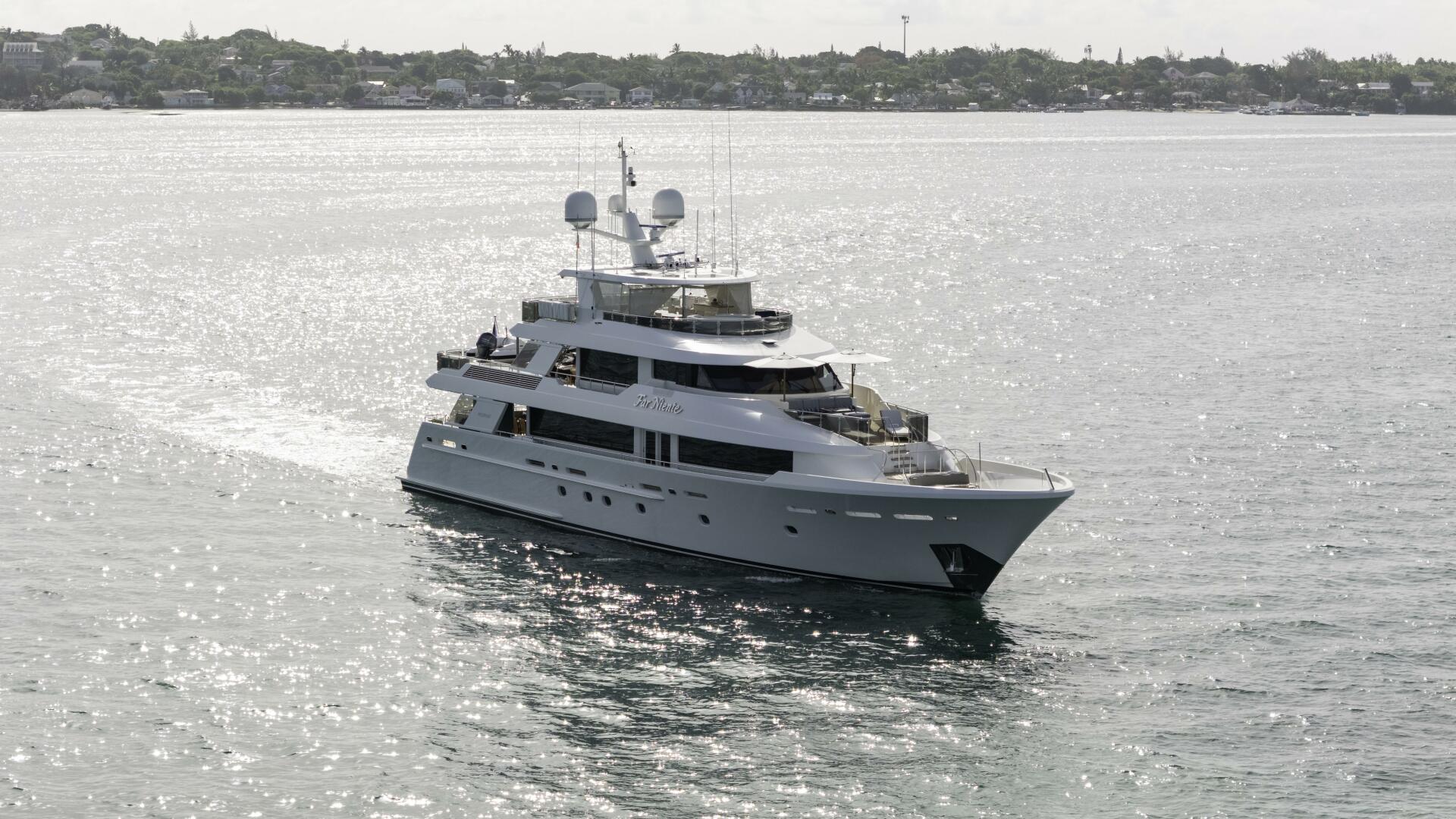 2014-Westport-40M-Yacht-For-Sale-Bahamas.jpg
