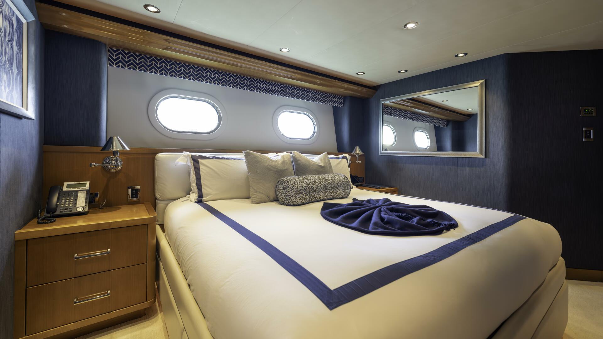 2014-Westport-40M-Yacht-For-Sale-Bahamas.jpg