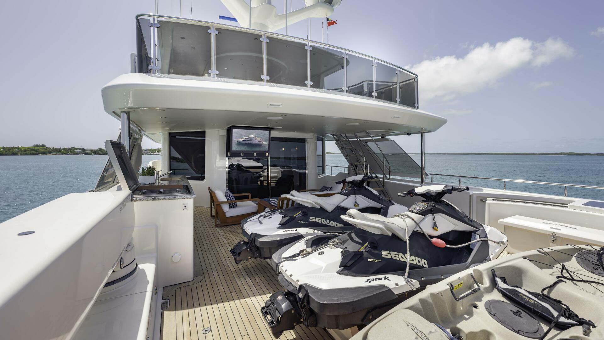 2014-Westport-40M-Yacht-For-Sale-Bahamas.jpg