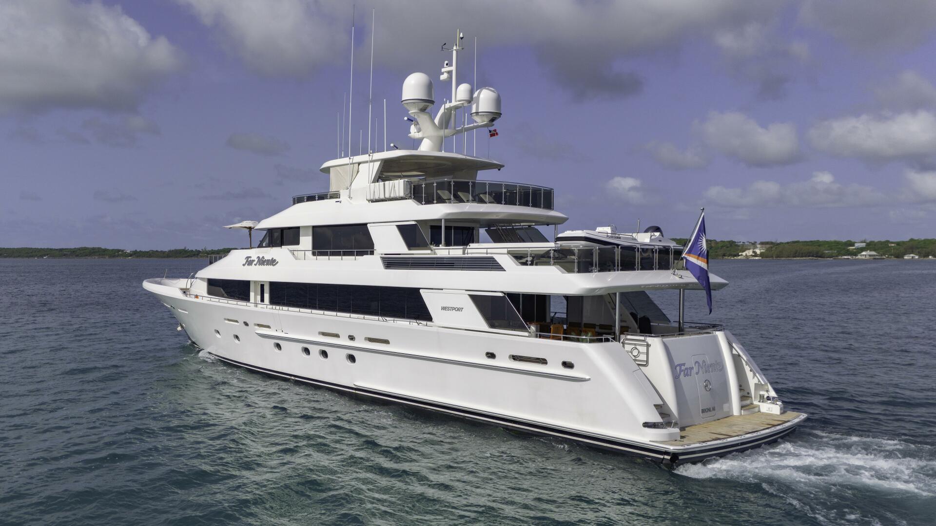 2014-Westport-40M-Yacht-For-Sale-Bahamas.jpg