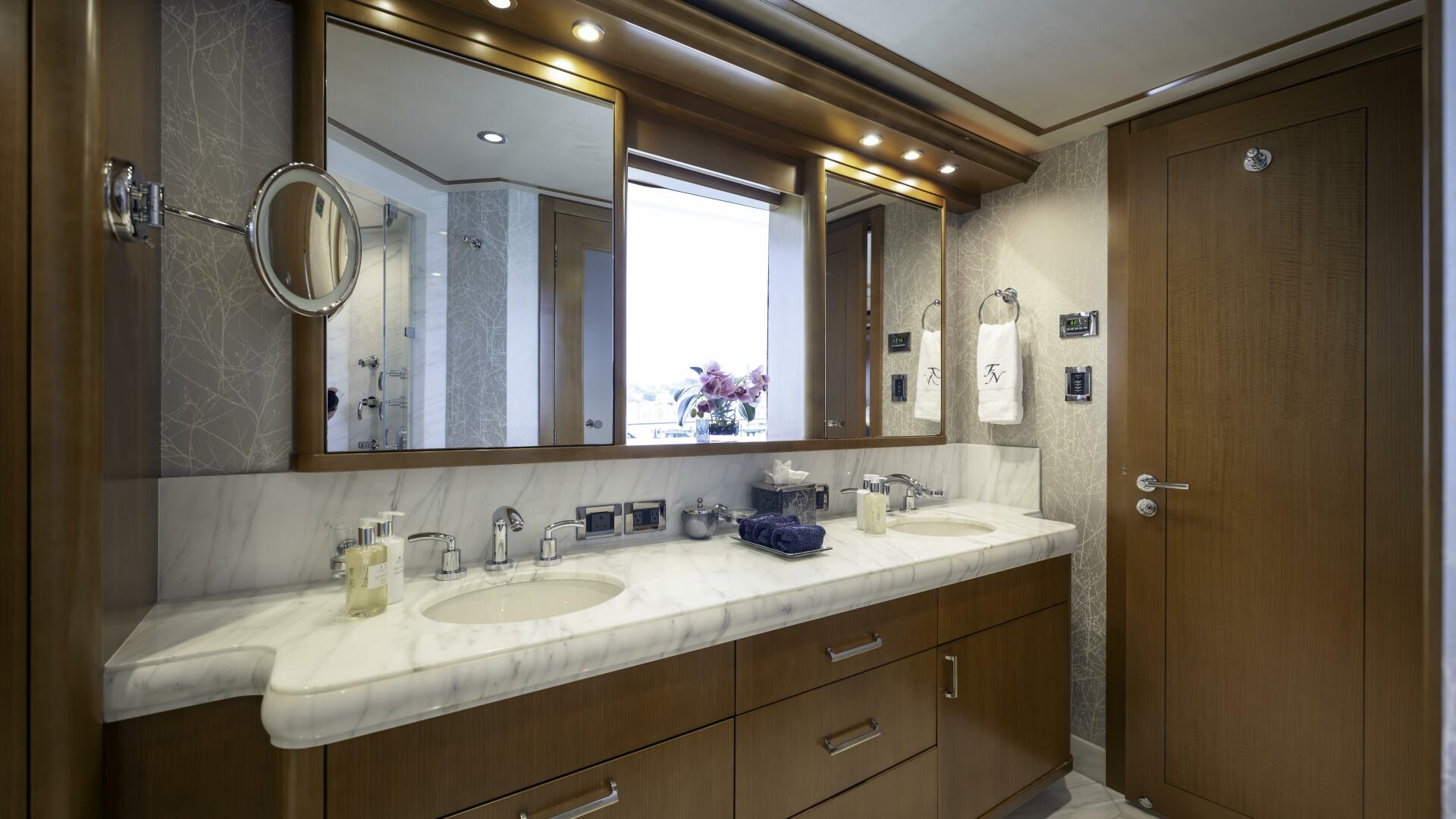 2014-Westport-40M-Yacht-For-Sale-Bahamas.jpg