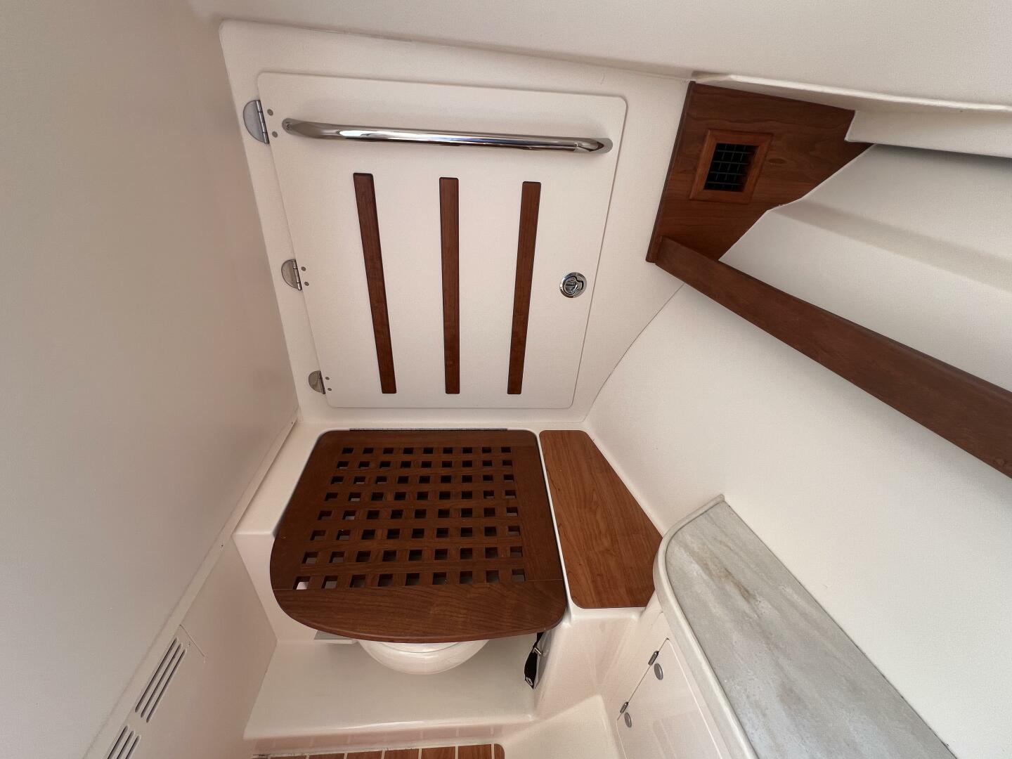 33ft Grady White Yacht For Sale