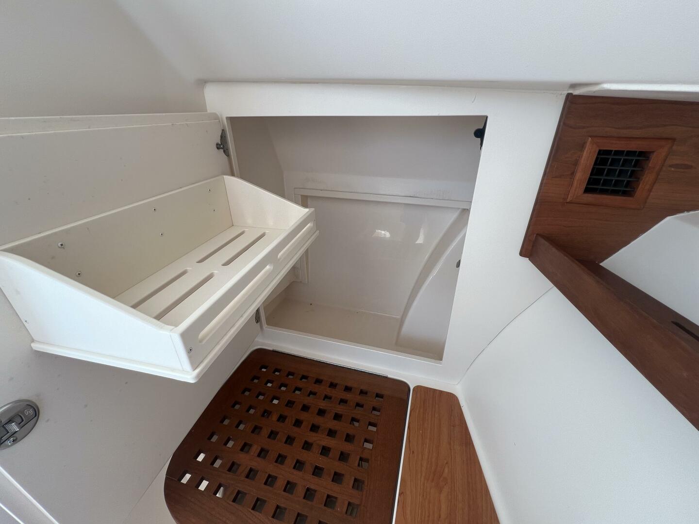 33ft Grady White Yacht For Sale