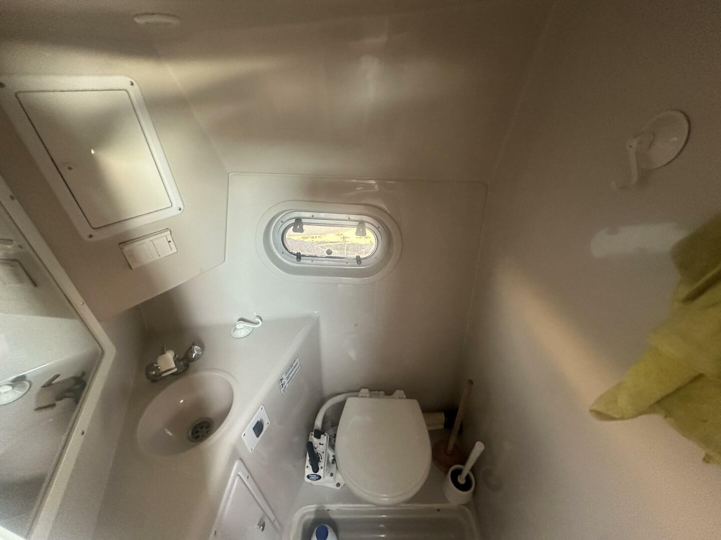 Apres Ski 26ft Four Winns Yacht For Sale