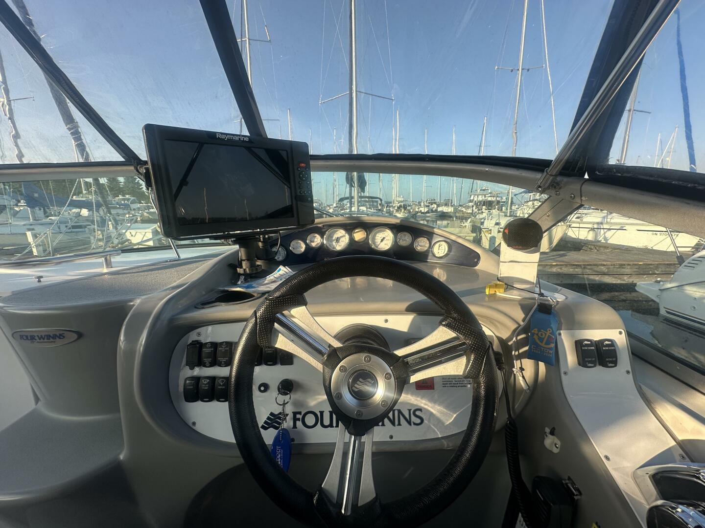 Apres Ski 26ft Four Winns Yacht For Sale