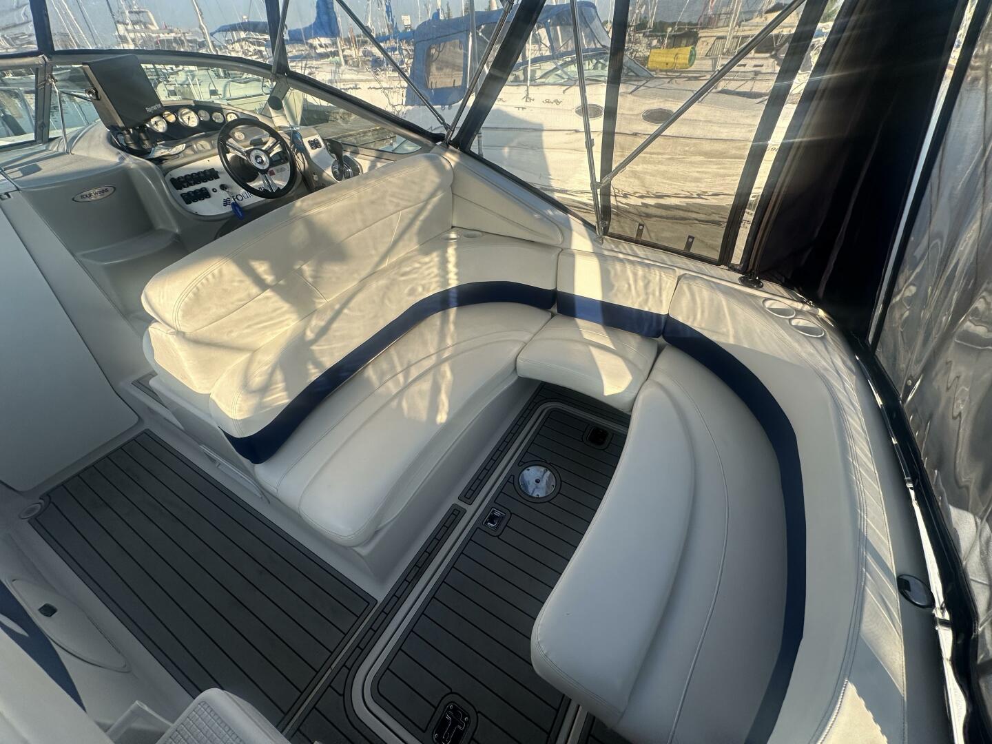 Apres Ski 26ft Four Winns Yacht For Sale
