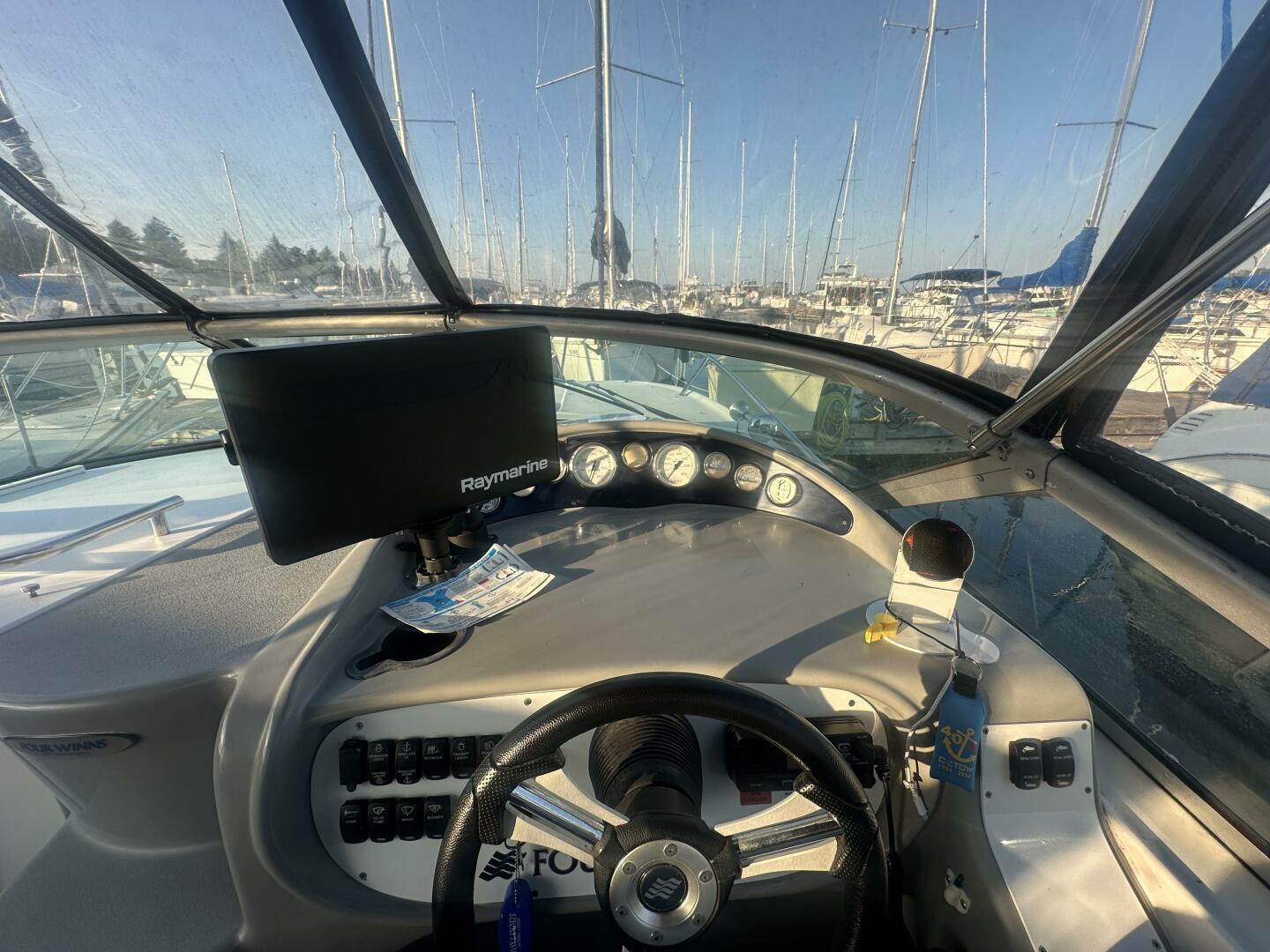 Apres Ski 26ft Four Winns Yacht For Sale