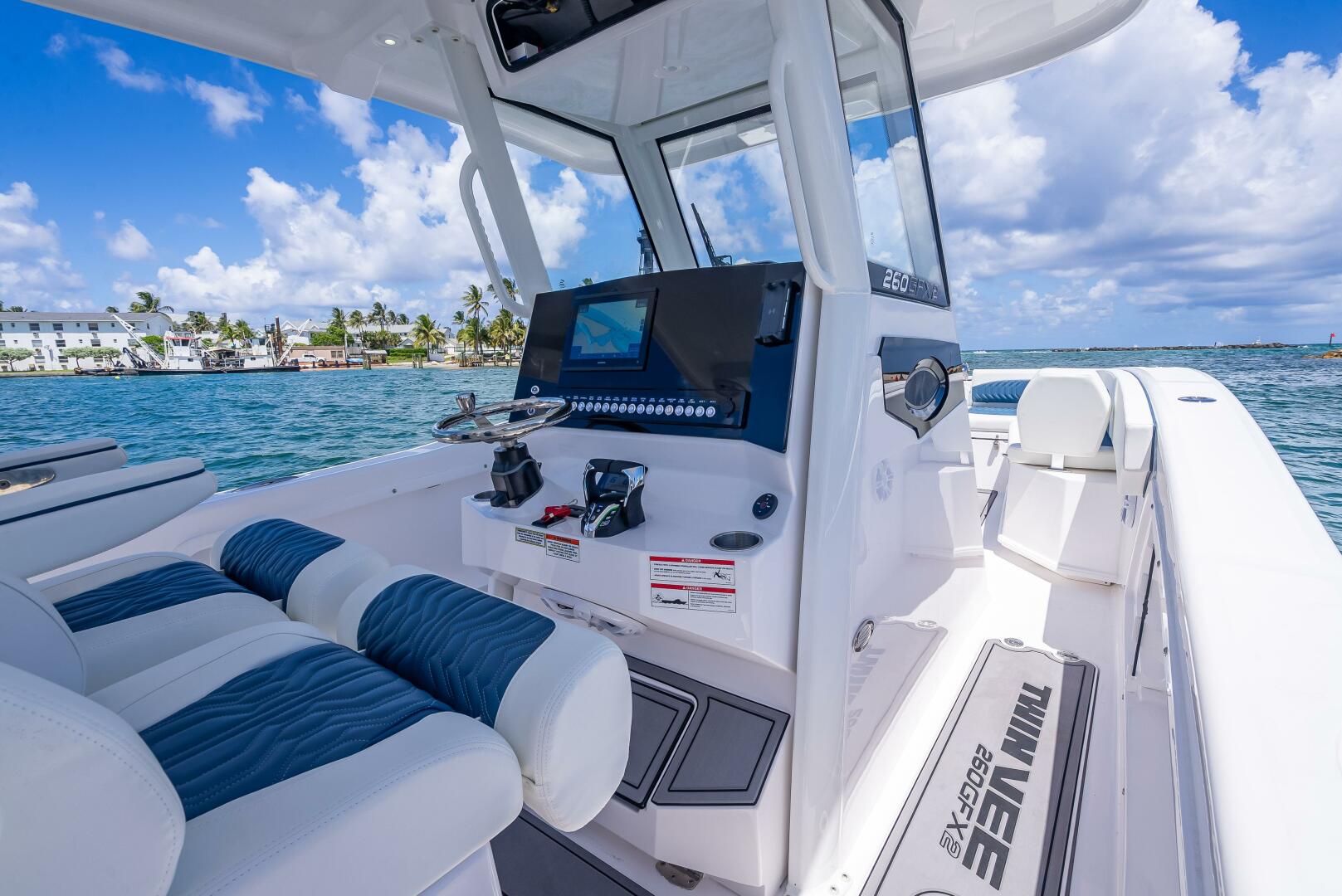 26ft Twin Vee Yacht For Sale
