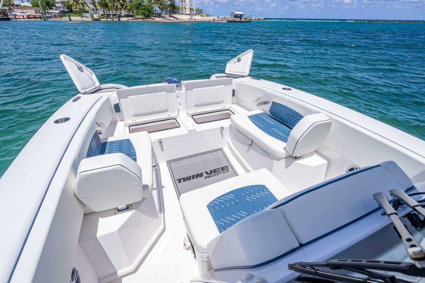 26ft Twin Vee Yacht For Sale