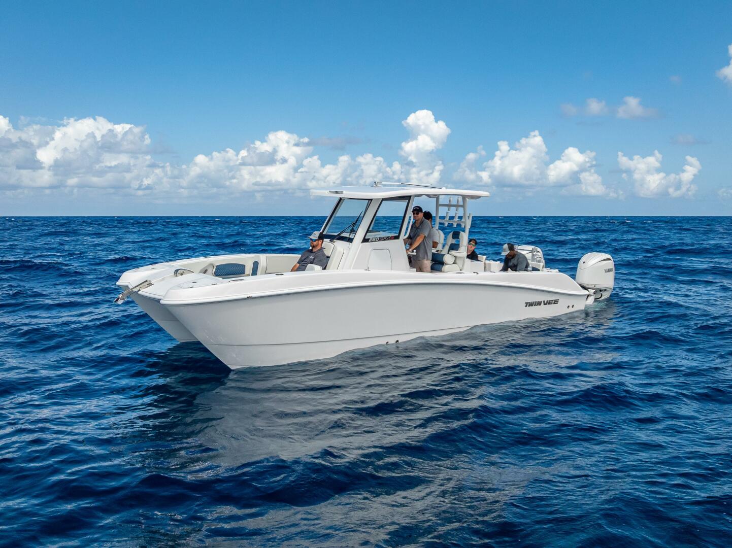 26ft Twin Vee Yacht For Sale
