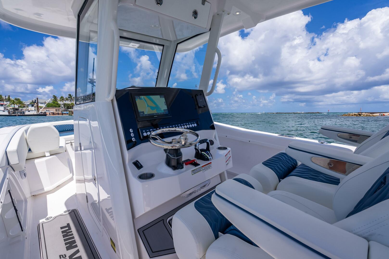 26ft Twin Vee Yacht For Sale