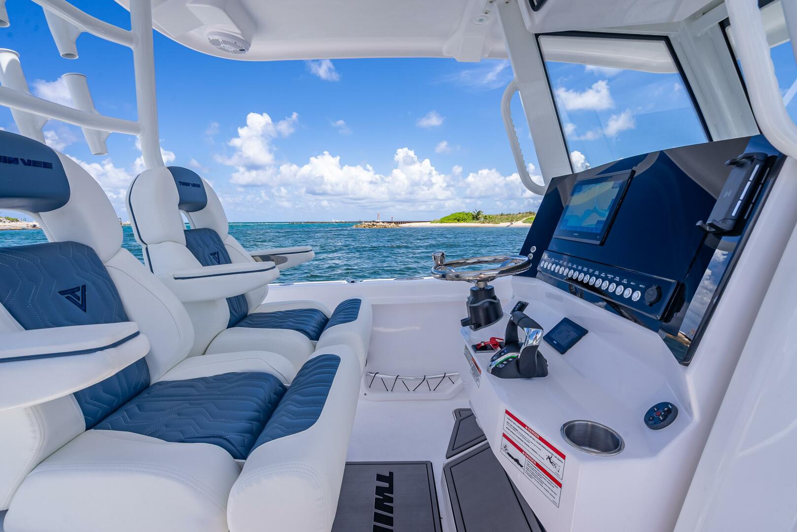 26ft Twin Vee Yacht For Sale