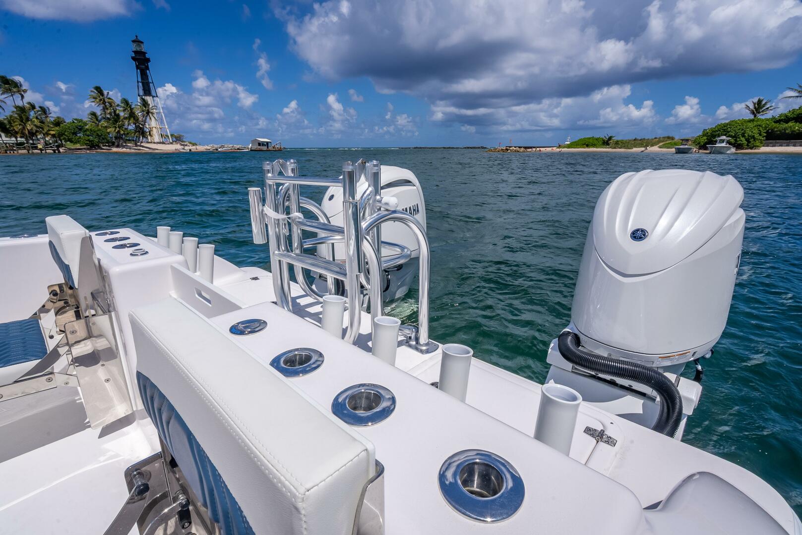 26ft Twin Vee Yacht For Sale