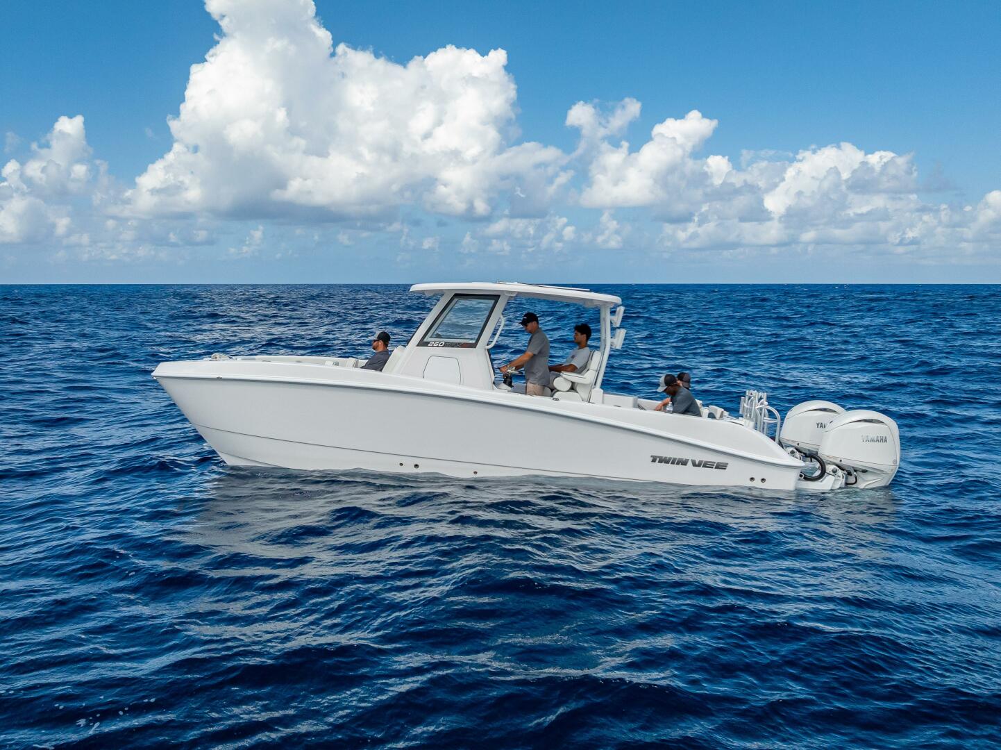 26ft Twin Vee Yacht For Sale